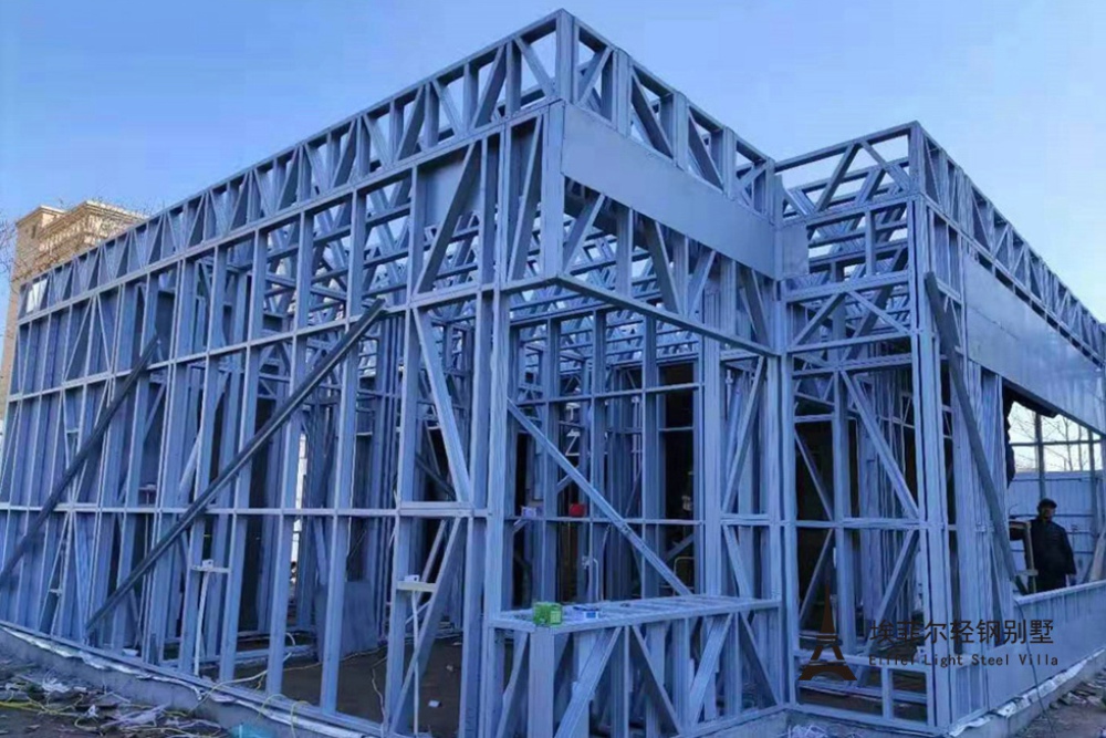 <b>我公司轻钢产品高效助力房地产公司住宅样板房建造</b>