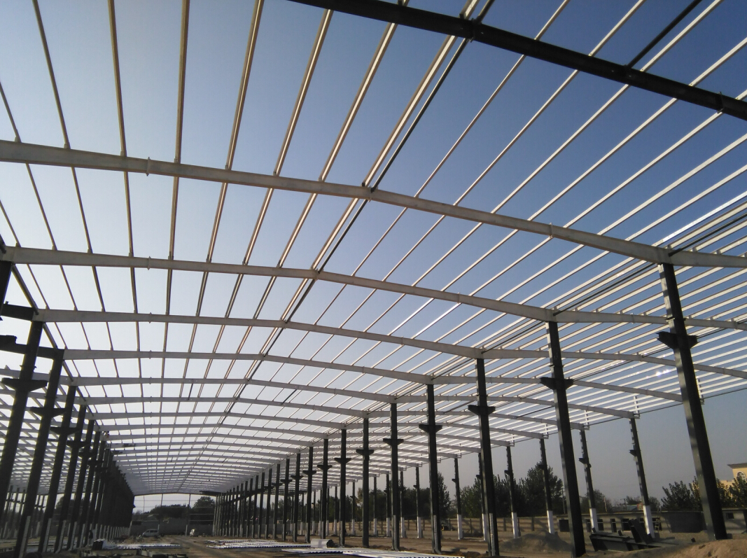 埃菲尔介绍大型钢结构滑移安装施工技术